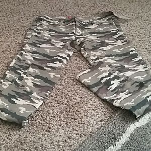 Camo skinny pant says xl but fits more like a med.